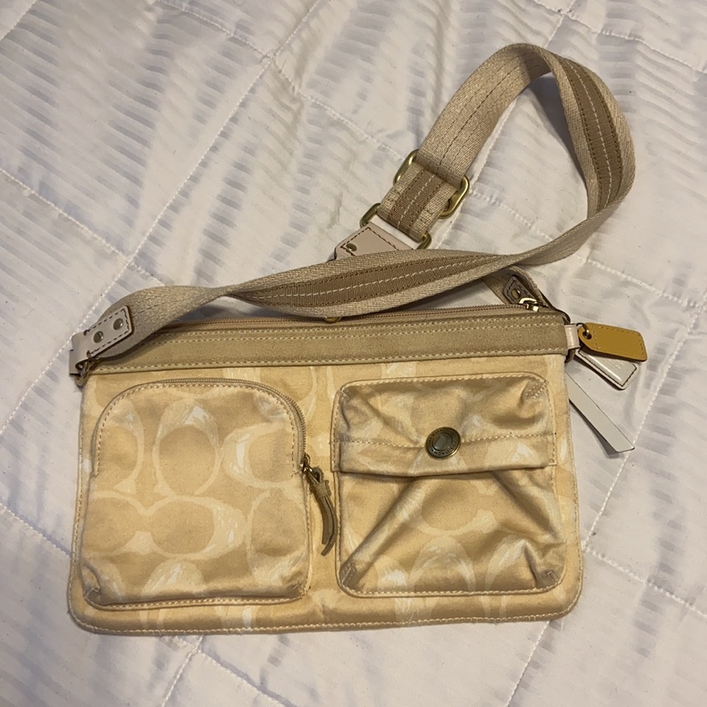 COACH SHOULDER BAG